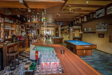 ホテル Restaurant Van Der Weijde