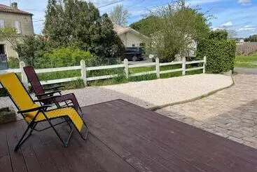 Majatalo Guesthouse Les Maurins