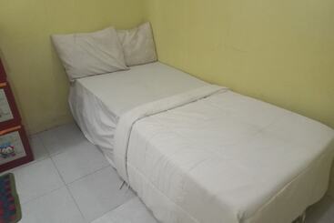 Hotel Spot On 93886 Kost Zalfa Amalia Syariah