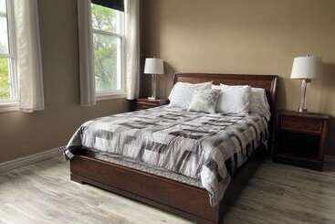 فندق صغير The Avonlea Inn