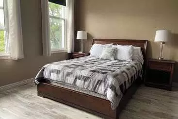 ユースホステル The Avonlea Inn