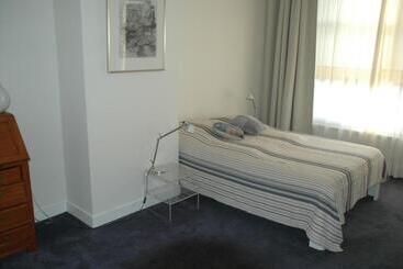 تختخواب و صبحانه Vondelparkmuseum Inn