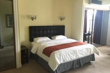 Hotel Grey Rose Suites