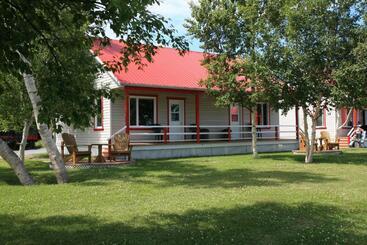 Motel Et Chalets Bo Fleuve Evangeline