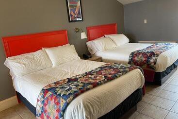 Seawinds Motel & Cottages