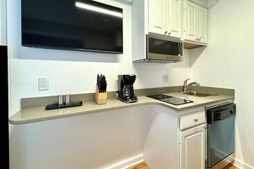 هتل The Gem Museum Suites