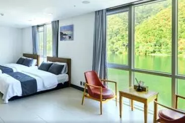 Hotel Yj