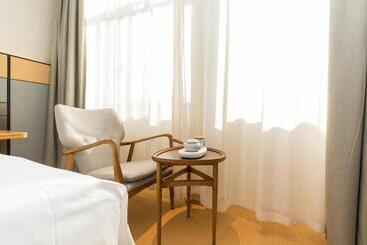 Ji Hotel Huaian Zhou Enlai Memorial Hall