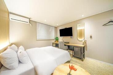 Number25hotel Dongam Station