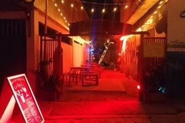 Majatalo Hostal Ledeztrus