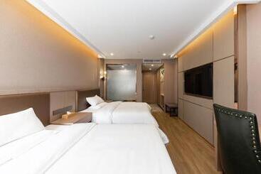 Starway Hotel Shanghai Necc Beiqing Highway