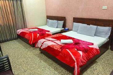 پانسیون Furnish Rooms Near Jinnah Airport