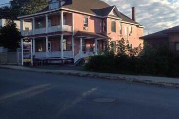 مبيت وإفطار Maison Mckenzie House