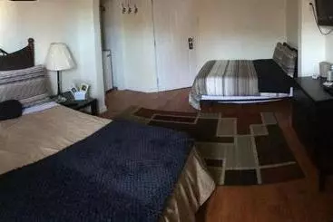 Hotel Dominion