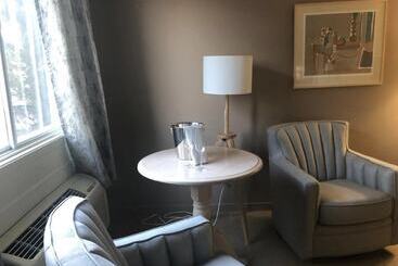 汽车旅馆  Transit