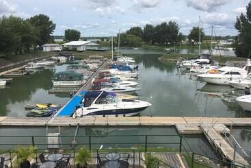 리조트 La Halte Des 103 îles