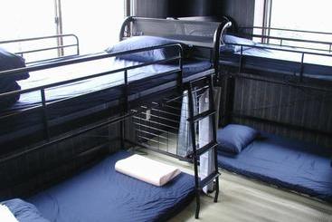 Vandrarhem International Guesthouse Azure Narita