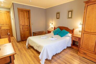 Отель Peña Pandos