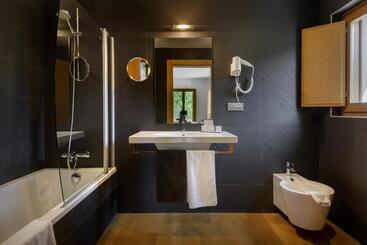 Hotel Rural Torre De Uriz