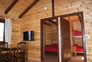 اقامتگاه Lincetur Cabañeros   Centro De Turismo Rural