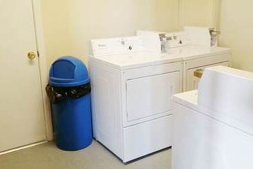 مُتل Main Street Lodge And Suites