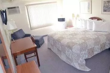Motel Main Street Lodge And Suites
