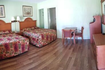 فندق على الطريق Budget Inn Magnolia