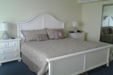 Surf & Sand Beach Motel