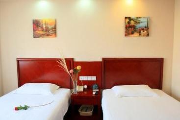 בית מלון כפרי Greentree Inn Shandong Dongying Bei Er Road University Of Petroleum Express
