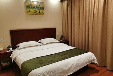 Отель Greentree Inn Shanghai Car Piers Studio Express