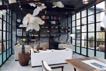 酒店 Seclusive Life In Landscape