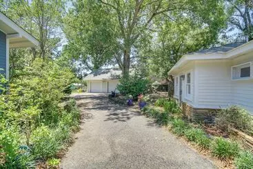 Long Beach Cottage, Walk To Beach & Downtown!