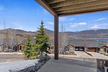 Landhus Powder Reflections