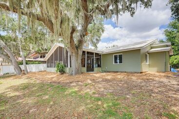 Dom wiejski Waterfront Home On Crooked Lake W/ Game Room!