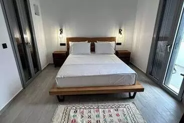 アパートホテル Filia Skyros Suites