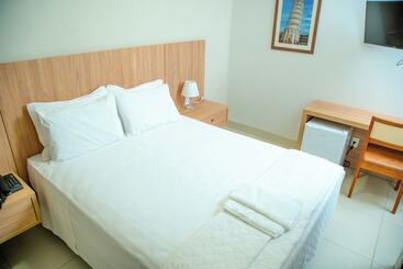 هتل Italian Palace