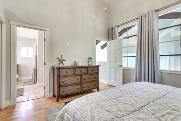 별장 Lakefront Coeur D Alene Home W/ Deck + Shared Dock