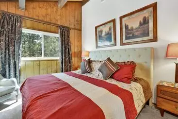 کلبه Rustic Retreat #2419