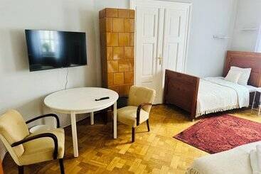 پانسیون Serenity Rooms