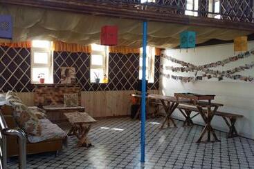 Manzhouli Volga River International Youth Hostel