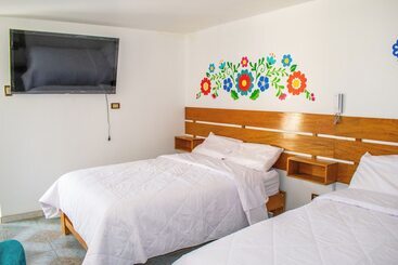 هتل Hostal Perlaschallay