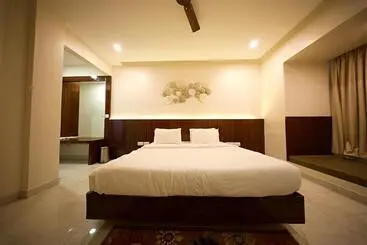 Hotel Veerdency Luxury Resort