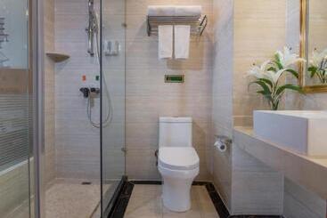 Vienna Hotel Beijing Shougang East Bajiao Amusement Park Metro Station