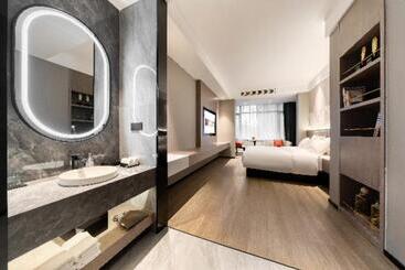 Borrman Hotel Deyang Wuzhou Square