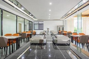 Otel Green Tree Inn Yunnan Chuxiong Yiren Ancient Town