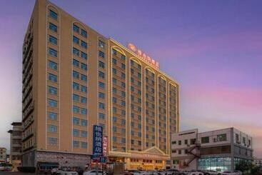 Vienna Hotel Guangdong Shantou South Bus Station