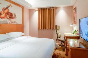 Vienna Hotel Jiangsu Kunshan Changjiang North Road Fenghuangcheng