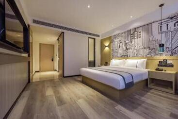 בית מלון כפרי City Comfort Inn Jiangmen Taishan Pedestrian Street