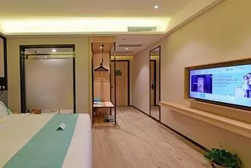 Hotel Xana Lite·qingyuan Dongcheng Avenue