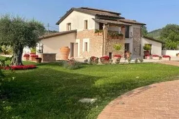 تختخواب و صبحانه La Loggia